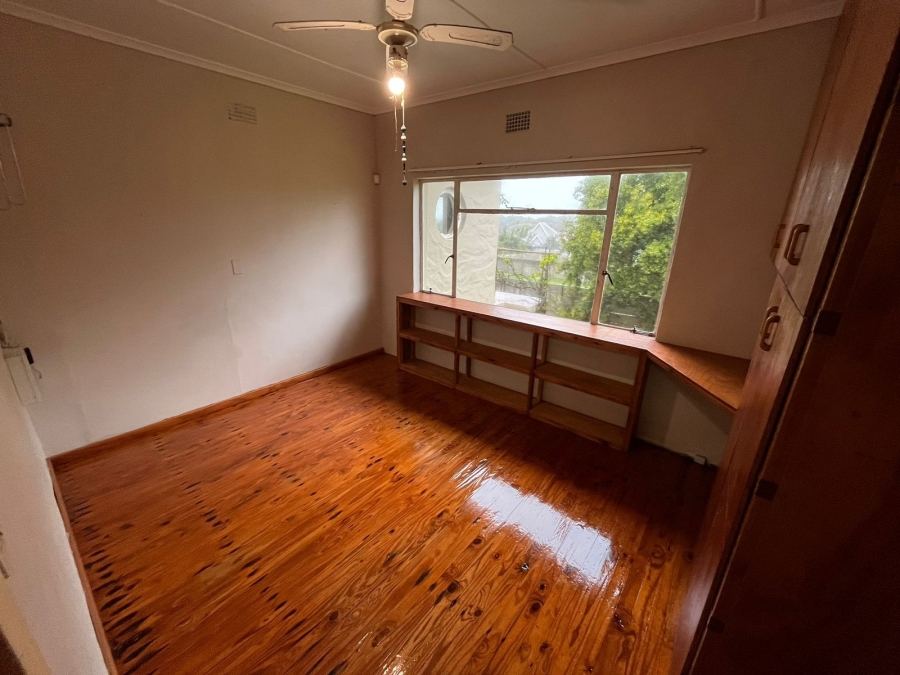 To Let 3 Bedroom Property for Rent in Sunrise On Sea Eastern Cape